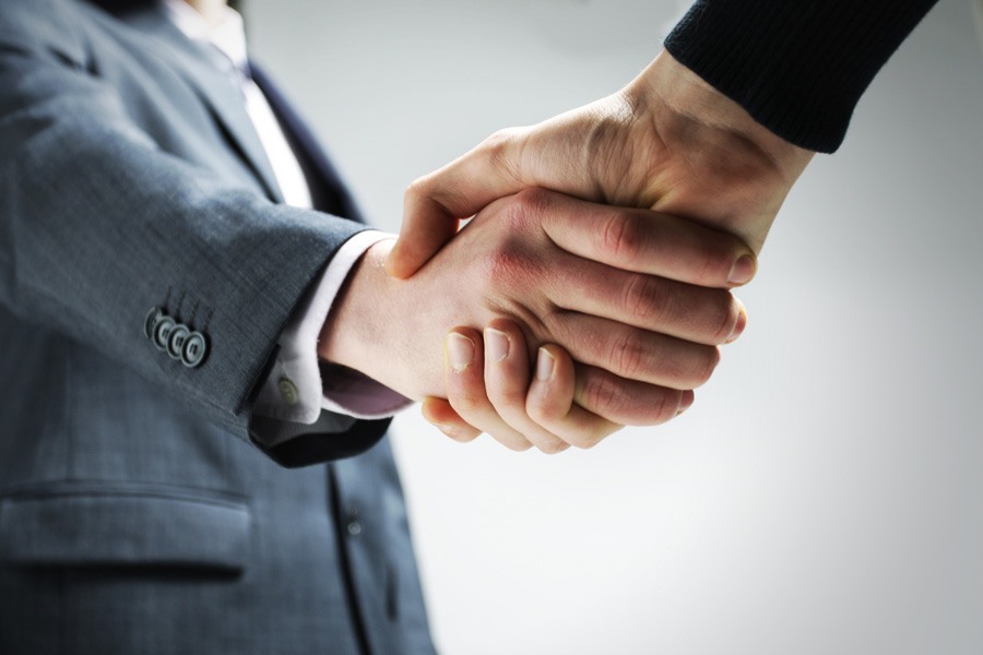 深圳律師事務(wù)所剖析:醉駕無證撞傷人的刑期判定