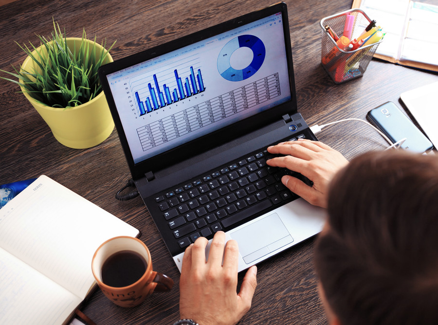 深圳股權(quán)律師解讀：拉夏貝爾港股退市，創(chuàng)始人曾連上百富榜