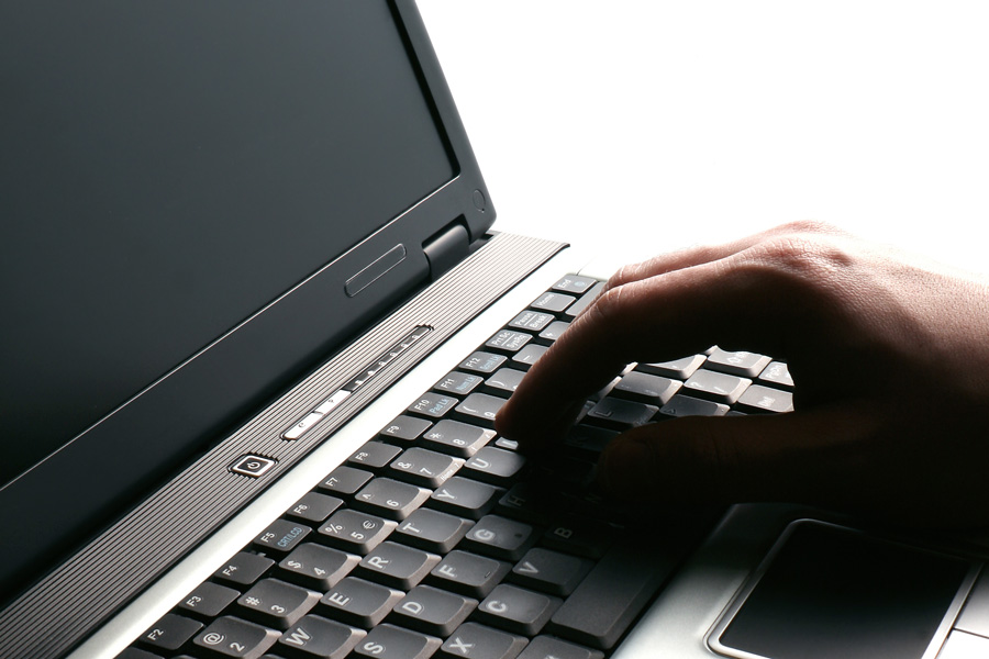 深圳合同律師視角:合同蓋章生效的多維考量