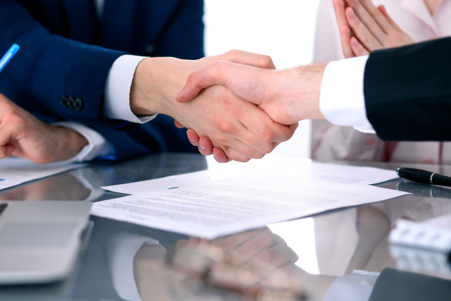 透析虛假房產(chǎn)廣告的法律責(zé)任:深圳房產(chǎn)糾紛律師解釋中介公司何以應(yīng)對(duì)法律挑戰(zhàn)