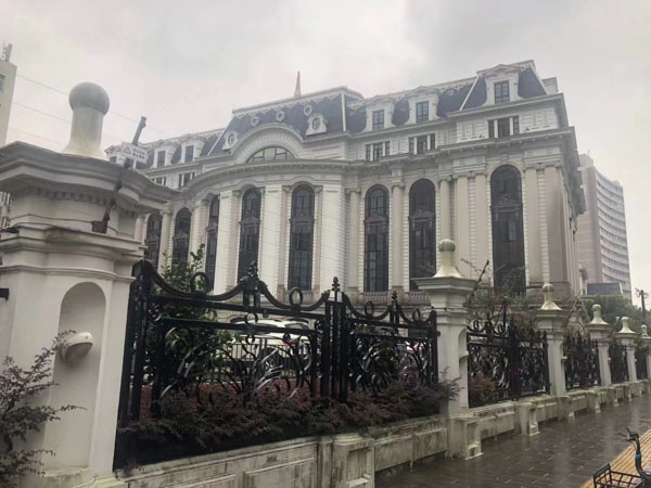 深圳刑事專門律師來講講職務(wù)犯罪判10年能減刑幾年的法律分析與適用情況