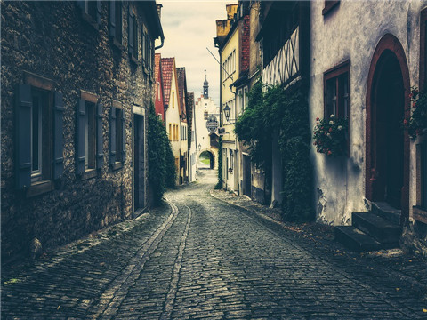 南山大學城律師:已入住率過半,小區(qū)突被查封