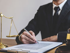 <b>深圳律師事務(wù)所：揭秘開發(fā)商虛假宣傳背后的法律責(zé)任</b>