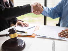 <b>深圳房產(chǎn)糾紛律師視角下：沒領結(jié)婚證房子寫倆人名字的歸屬問題</b>